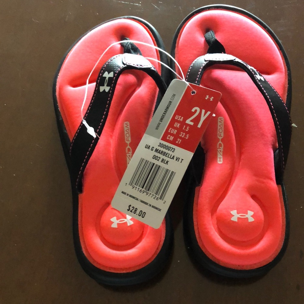 NWT Under Armour flip flops. Size 2 girls
